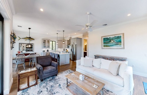 Bowens Addition Casa | Snowbird-Friendly Home with Central AC, High-Speed WiFi, and Washer/Dryer