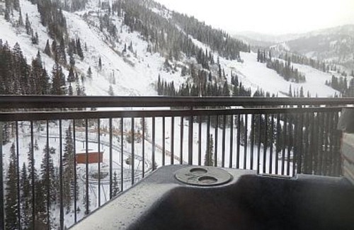 Salt Lake Mountain Resorts Condominio | Snowbird Ski Resort - 2 habitaciones / 2 baños con bañera de hidromasaje.