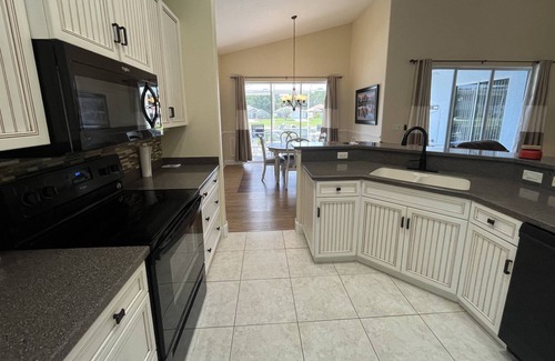 Weeki Wachee Casa | Snowbirds Welcome! - Glen Lakes Golf Community Home w/ Pond Views, Clubhouse, Pool, Tennis!