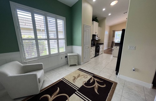Weeki Wachee Casa | Snowbirds Welcome! - Glen Lakes Golf Community Home w/ Pond Views, Clubhouse, Pool, Tennis!