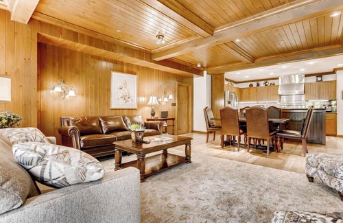 Avon Condominio | Meadows TownHomes C1