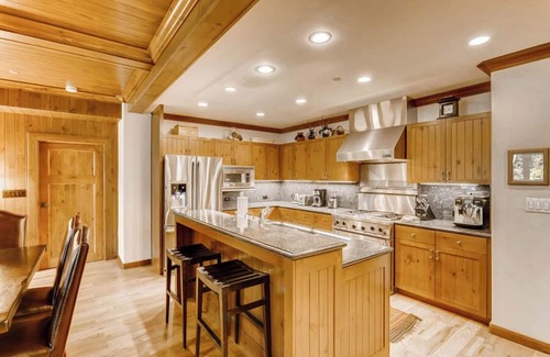Avon Condominio | Meadows TownHomes C1