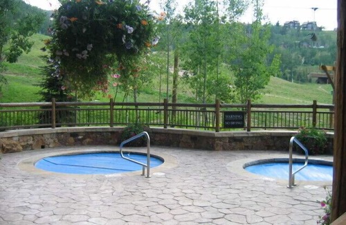 Avon Condominio | Meadows TownHomes C1