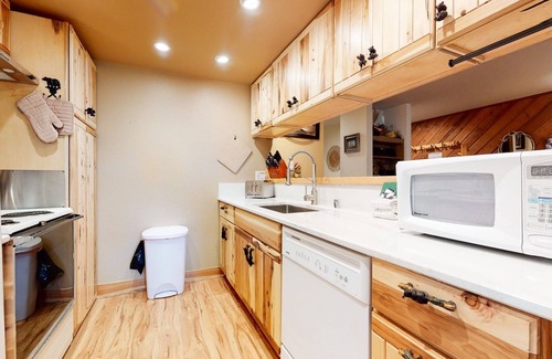 Mammoth Lakes Condominio | Snowcreek II #253 1 Bedroom Condo by RedAwning