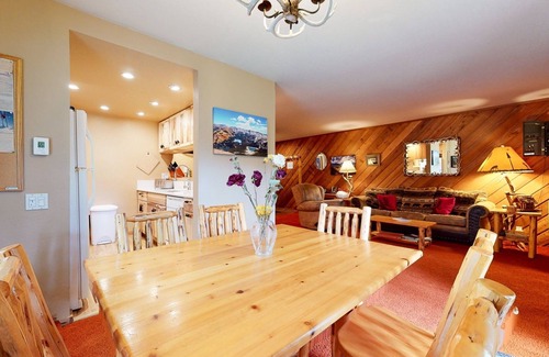 Mammoth Lakes Condominio | Snowcreek II #253 1 Bedroom Condo by RedAwning