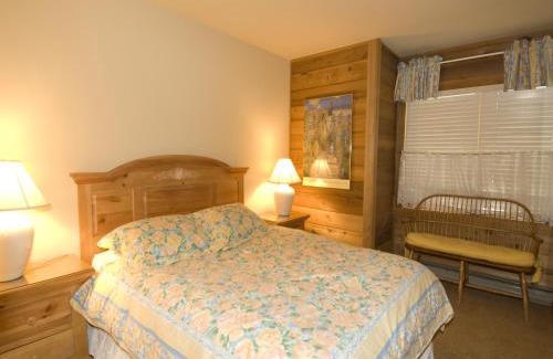 Mammoth Lakes Complejo | Snowcreek Resort Vacation Rentals