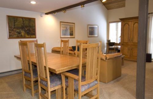 Mammoth Lakes Complejo | Snowcreek Resort Vacation Rentals