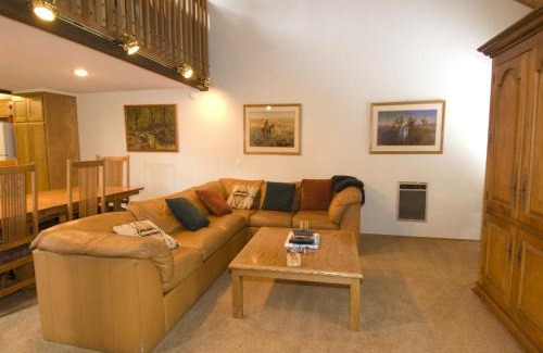 Mammoth Lakes Complejo | Snowcreek Resort Vacation Rentals