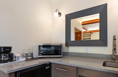 Leavenworth Condominio | Snowcreek Suite - Cedar - ADA- Hot Tub - Kitchenette