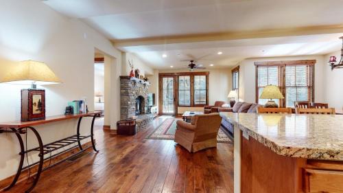 Mammoth Lakes Apartamento | Snowcreek VI The Lodges #1133 condo