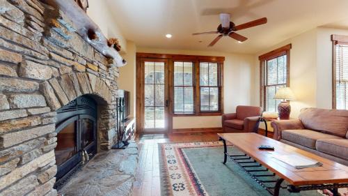 Mammoth Lakes Apartamento | Snowcreek VI The Lodges #1133 condo