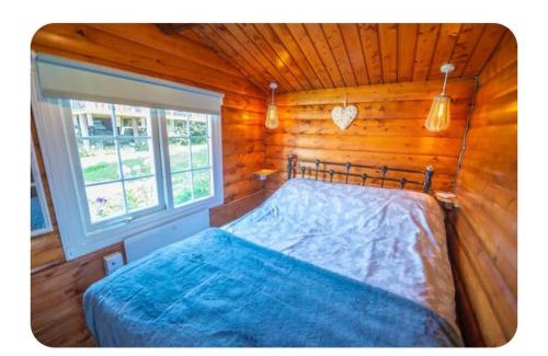 Bronaber Chalet De Esquí | Snowdonia Escapes# Scenic Log Cabin with Views, WIFI & 2 Double bedrooms