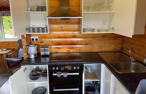 Bronaber Cabina | Snowdonia Log Cabin-Sleeps 4-Garden-Pets