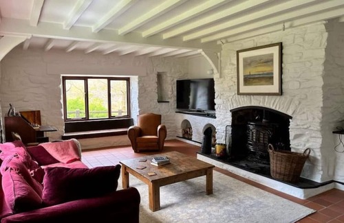 Mawddwy Otro | Snowdonia woodland retreat - stunning views & private woodland
