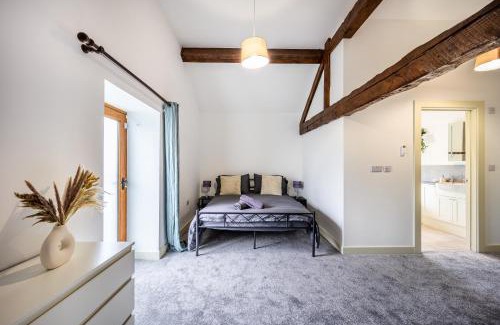 Wollerton Casa | SNOWDROP BARN - Located in Shropshire, great stay for friends & families with a hot tub