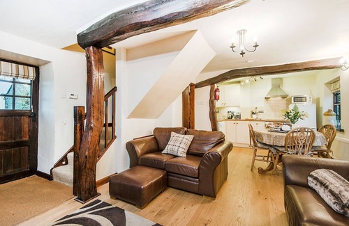 Boncath Cabaña | Snowdrop Cottage - cosy and quaint with fabulous shared leisure facilities