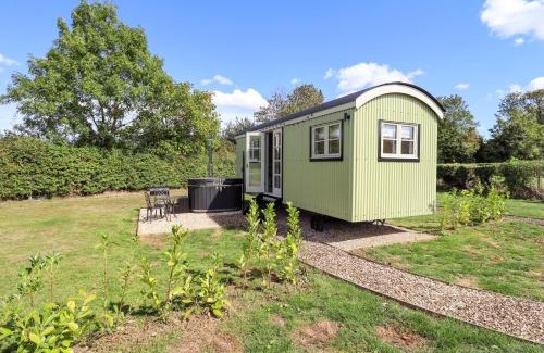 Ashby cum Fenby Casa | Snowdrop
