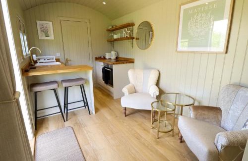Ashby cum Fenby Casa | Snowdrop