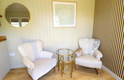 Ashby cum Fenby Casa | Snowdrop