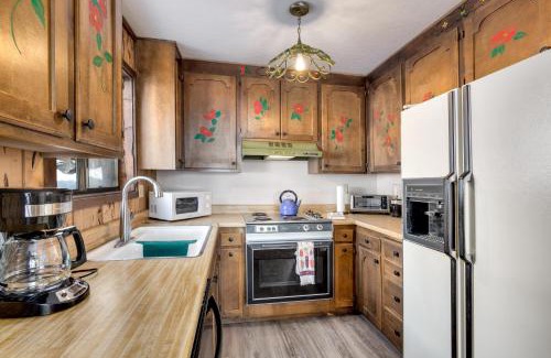 Tahoe Village Apartamento | Snowflake Chalet condo