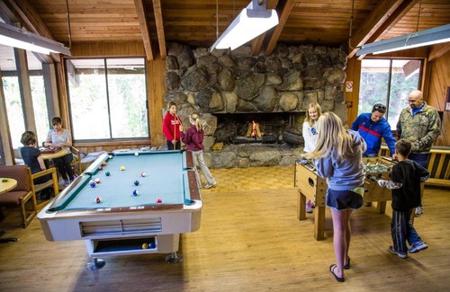 Emigrant Gap Complejo | Snowflower Camping Resort Wheelchair Accessible Cottage 8