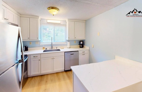 Sugar Mountain Casa | Snowlake B09 is the perfect choice for family gatherings, group ski trips, or a