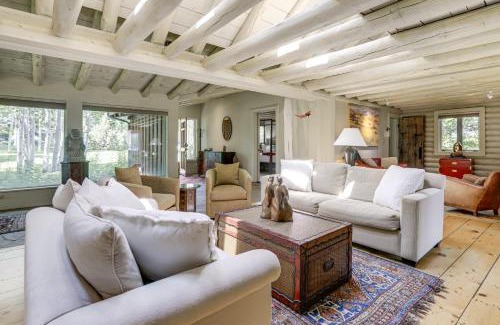 Snowmass Village Casa | Snowmass Home with Hot Tub, Fireplace, and Mtn Views!