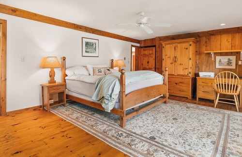 Dysart et al Cabina | Snowmobile & Pet-Friendly Group Lakefront Lodge Near Dorset