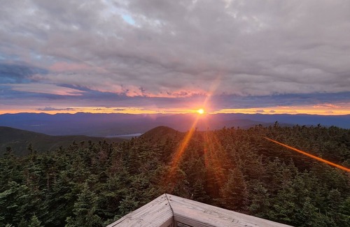Stewartstown Casa | Snowmobiling & Fourwheelering right out on the main trail