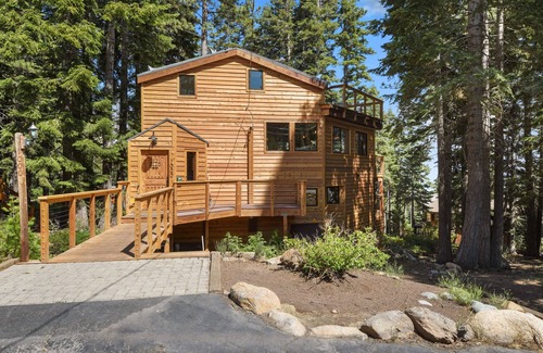 Talmont Casa | Encanto de la ciudad de Tahoe con vistas al lago y Asociación de Propietarios