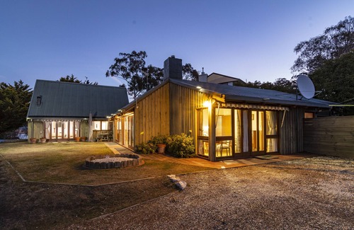Old Adaminaby Casa | Snowy Mountains Fishing Lodge, Old Adaminaby