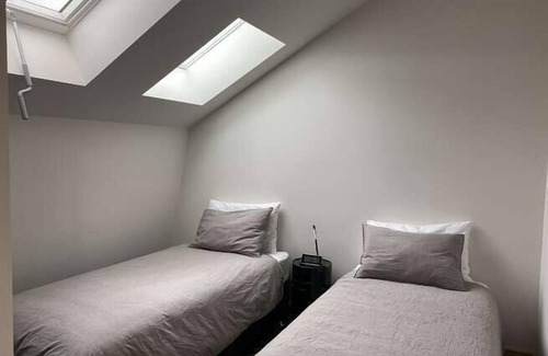 Avonside Apartamento | This beautiful self catered 3 bedroom Cabin sleeps 6.