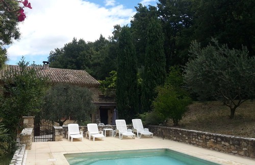 Seguret Casa | Moderna casa rural en Provenza-Alpes-Riviera con piscina