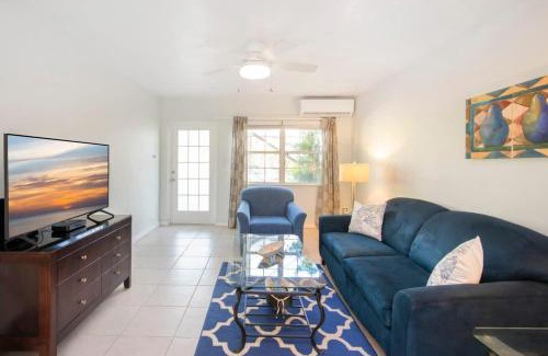 Seven Mile Beach Casa | Snug Harbour View Condo #3