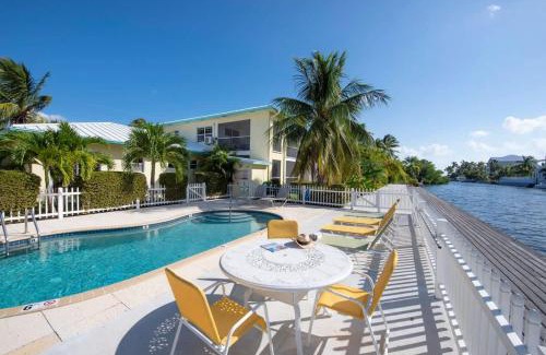Seven Mile Beach Casa | Snug Harbour View Condo #3