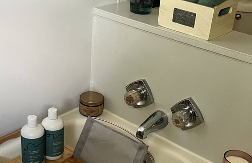 Emery Casa | Snuggle Inn….. in this cozy home 6 minutes from I-90