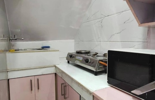 Govindpuri Apartamento | Snuggle Inn - Teddy themed BnB (couple friendly)