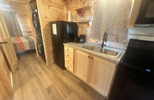 Union Mills Cabina | Snuggle Time -Hot Tub, Fireplace,Hiking,View,Near Asheville ,WiFi