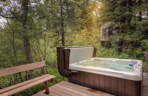 McCall Casa | SO AWeSOME CABIN HotTub Nr Brundage Euro Feel