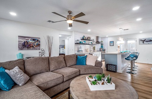 Maryvale Casa | So charming! Perf for spring break, golf, baseball and visiting colleges!