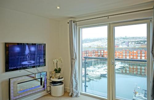 Castle Apartamento | Soak up the Light at a Soothing, Stylish Apartment in Swansea Marina