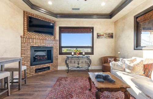 Temecula Casa | Soaking Tub Vineyard Views Wine Trail Access The Casita at Vines Estate by AvantStay