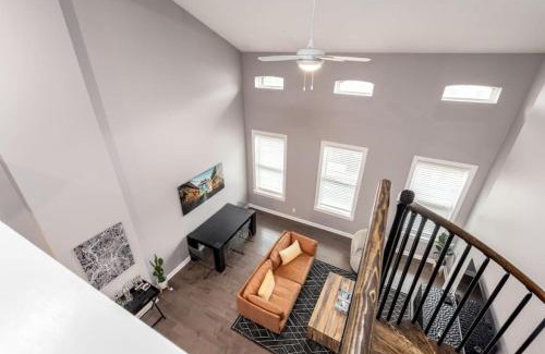 Over-the-Rhine Casa | Soaring 2-Bedroom Parkside Loft Walkable to it All