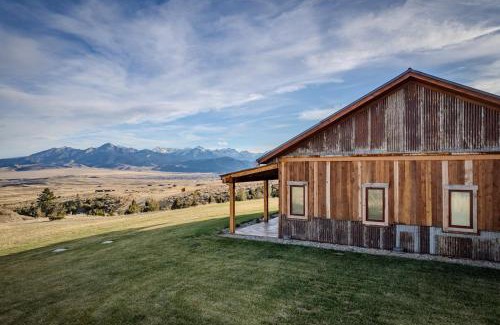 Livingston Casa | Soaring Eagle Guest Cabin