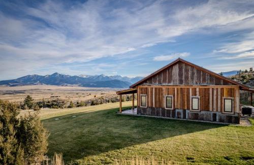 Livingston Casa | Soaring Eagle Guest Cabin