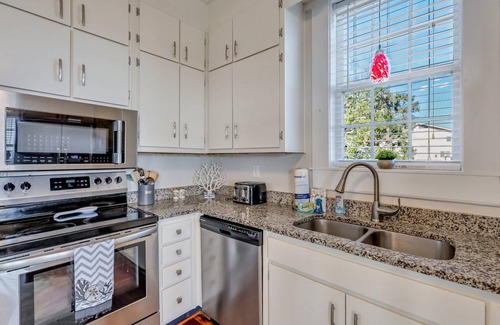 Savannah Casa | Soaring Views of River + Marsh w/ Private Dock by Lucky Savannah