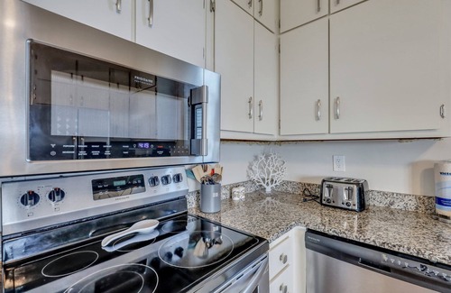 Savannah Casa | Soaring Views of River + Marsh w/ Private Dock by Lucky Savannah