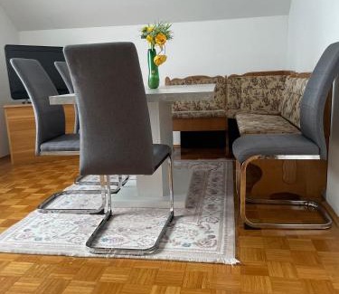 Gradacac Apartamento | Sobe Lara