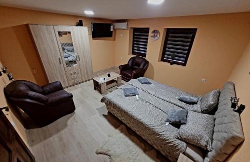 Novi Becej Apartamento | Sobe - Palasthy