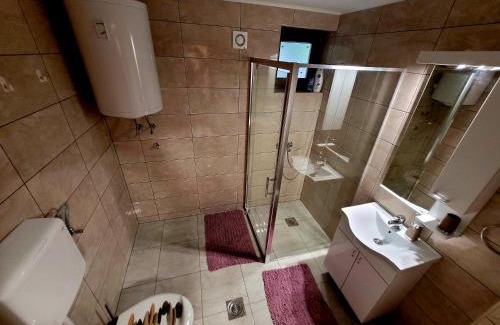 Novi Becej Apartamento | Sobe - Palasthy